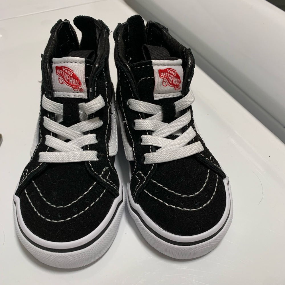 Vans Toddler high top sneakers size 5.5 NEW